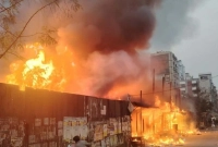 রাজধানীর-উত্তরার-১১-নম্বর-সেক্টরে-অগ্নিকাণ্ড