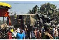 ট্রাকের-সঙ্গে-যাত্রীবাহী-বাসের-মুখোমুখি-সংঘর্ষ-৩-জনের-মৃত্যু