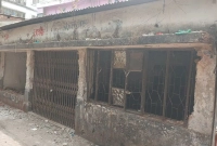 ভাঙচুর-করার-পর-আ-লীগের-কার্যালয়কে-পাবলিক-টয়লেট-ঘোষণা