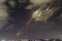 -ইসরায়েলে-ক্লাস্টার-বোমা-সমৃদ্ধ-ব্যালিস্টিক-ক্ষেপণাস্ত্র-ছুড়েছে-ইরান-