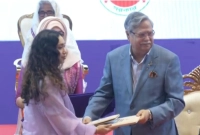 রাষ্ট্রপতির-হাত-থেকে-খালেদা-জিয়ার-মরণোত্তর-পুরস্কার-নিলেন-নাতনি-জাইমা-রহমান