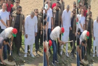 নিজে-কোদাল-হাতে-খাল-খননে-নামেন-প্রধানমন্ত্রী-তারেক-রহমান