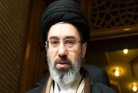 খামেনির-মৃত্যু-হলেও-বাগানে-হাঁটতে-বেরিয়ে-বেঁচে-গেলেন-মোজতবা