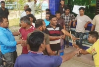 ফিলিং-স্টেশনে-বিএনপি-নেতাকে-গণপিটুনি