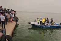 ডুবে-যাওয়া-বাসটি-পানির-৮০-ফুট-গভীরে-চলে-গেছে