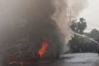 এবার-চলন্ত-যাত্রীবাহী-বাসে-ভয়াবহ-আগুন-