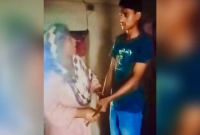 অনলাইন-গেম-খেলার-জন্য-টাকা-না-পেয়ে-নিজের-মাকে-মারধর