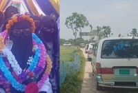 পবিত্র-কোরআনে-হাফেজা-নবম-শ্রেণির-ফাতেমাকে-সংবর্ধনায়-মাইক্রোবাসের-বহর