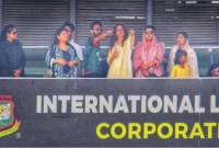 টাইগারদের-খেলা-উপভোগ-করতে-মিরপুর-স্টেডিয়ামে-জাইমা-রহমান