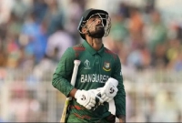 ২২-গজে-যেন-নিজের-ছায়া-হয়ে-গেছেন-লিটন-দাস