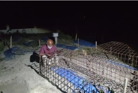 রাত-জেগে-সন্তানের-কবর-পাহারা-দিচ্ছেন-বৃদ্ধ-বাবা