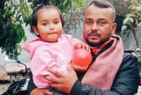 বজ্রপাতে-কোল-থেকে-ছিটকে-শিশু-বাঁচলেও-বাবার-মৃত্যু