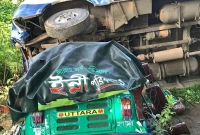 বাসের-ধাক্কায়-একই-পরিবারের-তিনজনসহ-নিহত-৫