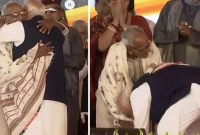 মাখন-লাল-সরকারের-পা-ছুঁয়ে-প্রণাম-করলেন-নরেন্দ্র-মোদি