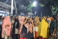 মধ্যরাতে-ইডেন-কলেজে-কী-ঘটেছিল--নজিরবিহীন-উত্তেজনা