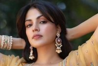 জীবন-নিয়ে-এক-বড়-সিদ্ধান্ত-নিলেন-রিয়া