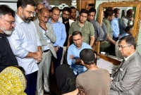 রামিসার-বাবা-মায়ের-সাথে-দেখা-করতে-তাদের-বাসায়-প্রধানমন্ত্রী-তারেক-রহমান