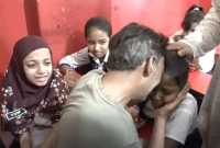 শ্রেণিকক্ষে-কাঁদছেন-রামিসার-বাবা-কাঁদছেন-সহপাঠীরা