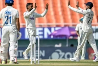 অভিষেক-টেস্টেই-ইতিহাস-ভেঙ্গে-ফেললেন-৪৭-বছরের-সেই-রেকর্ড