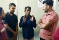 কুড়িয়ে-পাওয়া-২০-লাখ-টাকা-ফেরত-দিয়ে-নৈশপ্রহরীর-সততার-বিরল-নজির-স্থাপন