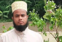 মসজিদের-দোতলায়-সিলিং-ফ্যানের-হুকের-সঙ্গে-ইমামের-লাশ-ঝুলছে-
