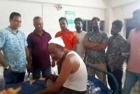চাঁদা-না-দেওয়ায়-বিএনপি-নেতাকে-বেধড়ক-মারধর-করল-আ-লীগ-নেতা