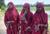 তিন-জমজ-বোনের-একসঙ্গে-ট্যালেন্টপুলে-বৃত্তি-লাভ