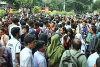 শিক্ষামন্ত্রীর-পদত্যাগের-দাবি-বাদ-দিয়ে-ছয়-দফা-দাবি-নিয়ে-সচিবালয়ে-৬-শিক্ষার্থী