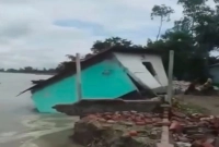 মুহূর্তেই-নদীগর্ভে-বিলীন-ঐতিহাসিক-মন্ডলপাড়া-জামে-মসজিদ