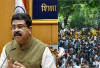 অবশেষে-ভারতের-শিক্ষামন্ত্রীর-পদত্যাগ