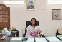 সেই-দিন-হাসিনার-ছবি-সরানোর-পর-মাকে-জড়িয়ে-যা-বলেছিল-ছেলে