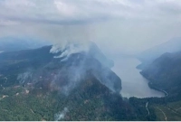 কানাডায়-রাতারাতি-২০-হাজারের-বেশি-মানুষকে-নিরাপদ-স্থানে-সরে-যাওয়ার-নির্দেশ
