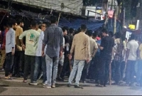 নিউমার্কেট-এলাকায়-ছাত্রদল-যুবদল-সংঘর্ষ-আহতদের-বিভিন্ন-হাসপাতালে-চিকিৎসা-দেওয়া-হচ্ছে