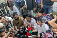 ঢাকা-কলেজের-মূল-ফটকে-তালা-দিয়ে-বিক্ষোভ-করেছেন-শিক্ষার্থীরা