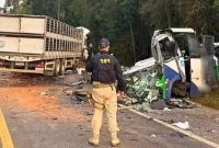 যাত্রীবাহী-মিনিবাস-ও-লরির-মুখোমুখি-সংঘর্ষে-অন্তত-২৩-জনের-মৃত্যু