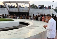 রাষ্ট্রপতি-নির্বাচন-শেষে-মা-বাবার-কবর-জিয়ারত-করলেন-প্রধানমন্ত্রী-তারেক-রহমান