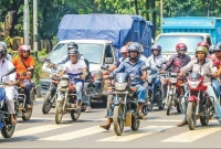 মোটরযানের-কাগজপত্র-ও-ড্রাইভিং-লাইসেন্স-নবায়ন-ইস্যুতে-বড়-সুখবর-নতুন-সিদ্ধান্ত-অনুযায়ী