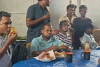 ব্যতিক্রমী-উদ্যোগ-মাত্র-৫-টাকায়-‘খাসির-মাংসের-চপ’