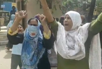 থানার-ভেতর-জয়-বাংলা-স্লোগান-এসময়-আসামির-পাঁচ-স্বজন-আটক