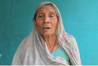 জমি-বসতবাড়ি-লিখে-না-দেওয়ায়-বাড়িছাড়া-বৃদ্ধা-মা