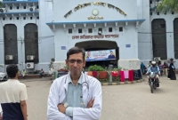 ৫২-বছর-বয়সে-এমবিবিএস-পাস-করলেন-অদম্য-হাবিবুল্লাহ