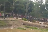 নারীদের-গোসলের-দৃশ্য-ধারণের-অভিযোগ-ঘণ্টাব্যাপী-সংঘর্ষে-বহু-আহত