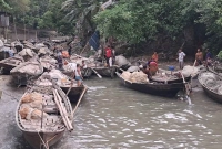 জালে-উঠছে-না-কাঙ্খিত-ইলিশ-জেলেদের-মুখে-দুশ্চিন্তার-ছাপ