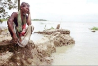 আবারও-ভয়াবহ-রূপ-নিয়েছে-পদ্মার-ভাঙন-ছড়িয়ে-পড়েছে-আতঙ্ক