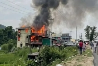 পুড়ে-ছাই-হয়ে-গেছে-কক্সবাজারের-রিসোর্টটি-নিহতের-সংখ্যা-বেড়ে-১০